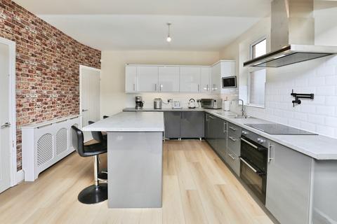 3 bedroom end of terrace house for sale, Rathbone Road, Liverpool, L15