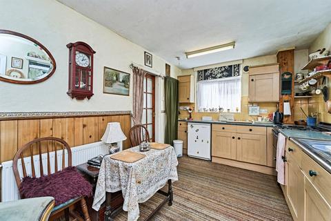 2 bedroom semi-detached house for sale, Stroud Avenue, Willenhall
