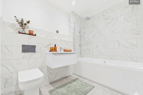 1 bedroom apartment for sale, 21 Junction Court, Watford