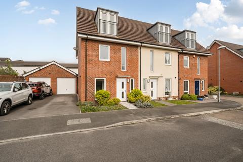 3 bedroom end of terrace house for sale, Typhoon Close, Bracknell, Berkshire