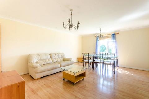 2 bedroom flat to rent, Sparkford Gardens, Friern Barnet, London, N11