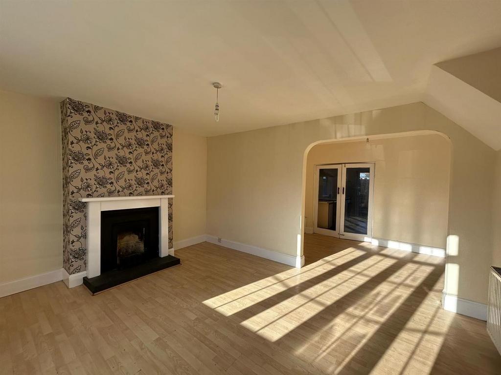 Living room 1.jpg
