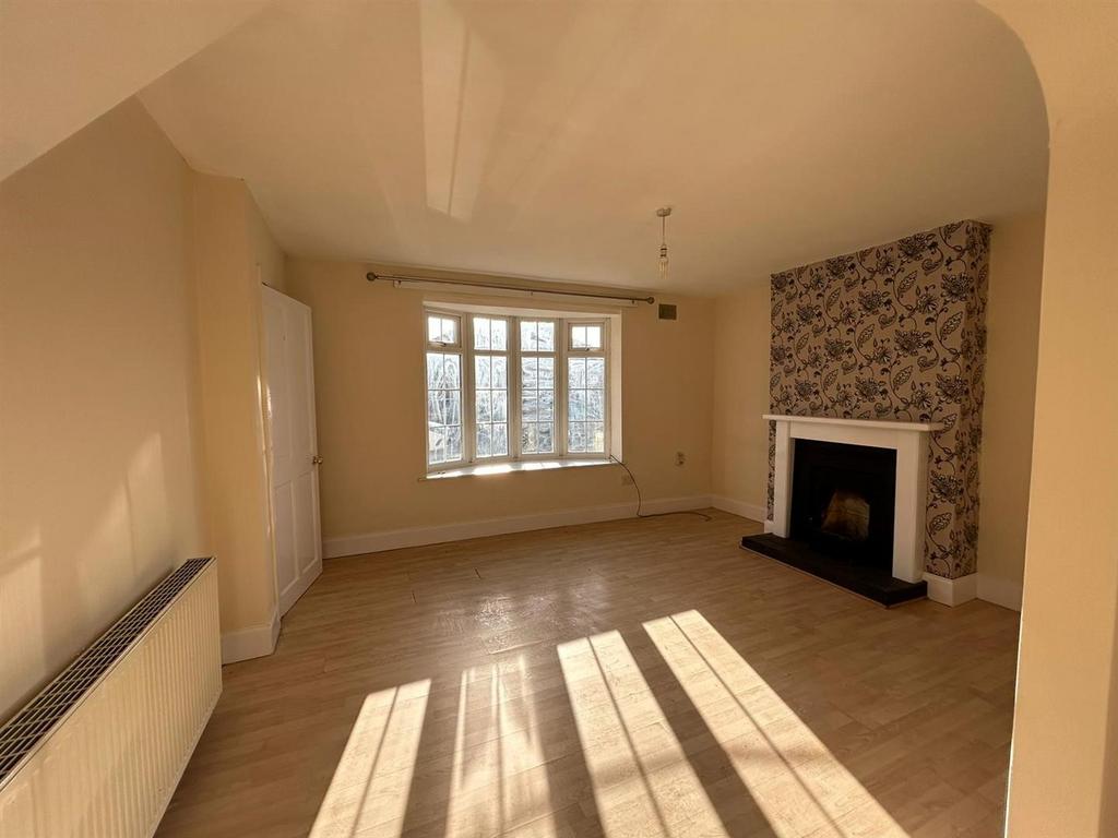 Living room 2.jpg