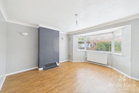 2 bedroom semi-detached house for sale, Queens Walk, West Yorkshire WF5