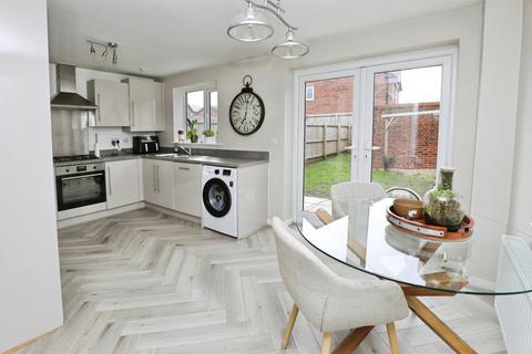 3 bedroom semi-detached house for sale, Meadow Way, Prescot, L34