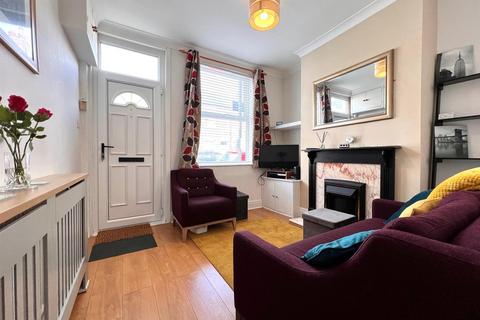 2 bedroom detached house to rent, Finsbury Street, York