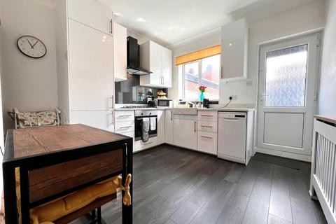 2 bedroom detached house to rent, Finsbury Street, York