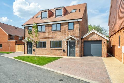 undefined, London Road, Surrey GU26
