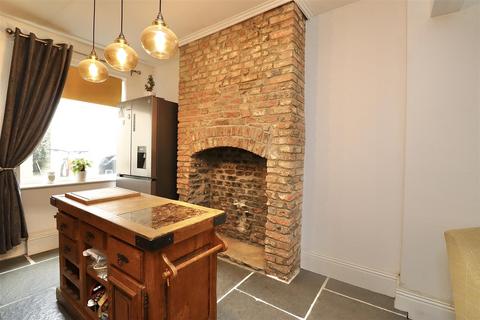 2 bedroom terraced house for sale, George Street, Pocklington, York