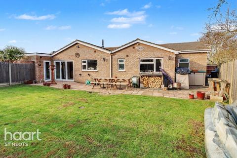 4 bedroom detached bungalow for sale, Ridgeway, Perry