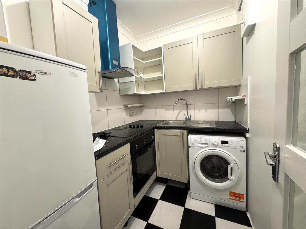 Kitchen.JPG