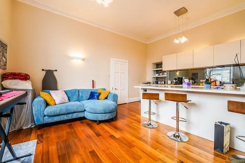 2 bedroom flat share to rent, 2649L Rothesay Place, Edinburgh, EH3 7SQ