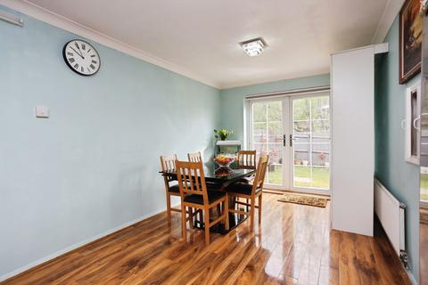 3 bedroom end of terrace house for sale, Merrion Close, Kent TN4