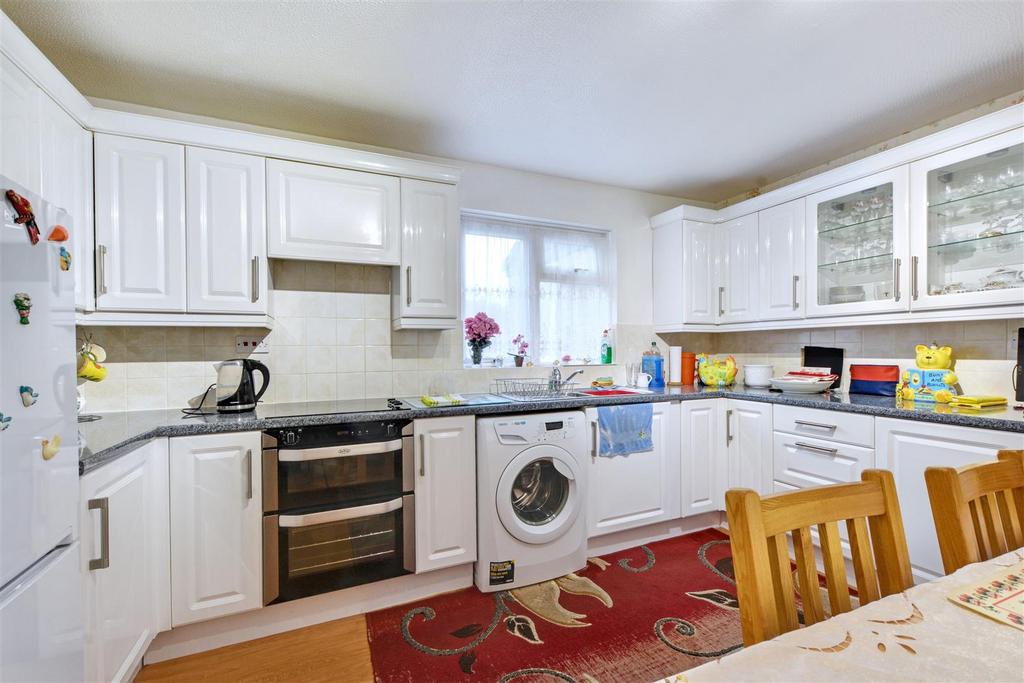 Kitchen 1.jpeg