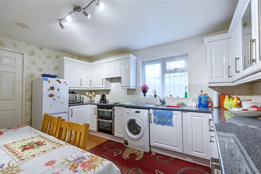 Kitchen 3.jpeg