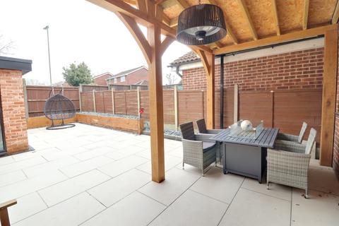 3 bedroom semi-detached house for sale, MEADOWSWEET, WATERLOOVILLE