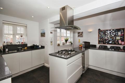 4 bedroom end of terrace house for sale, Banquo Approach, Heathcote, Warwick
