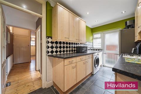 2 bedroom maisonette for sale, Deepdene Court, London
