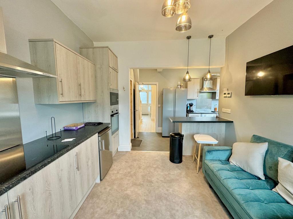 Kitchen &amp; Living Area