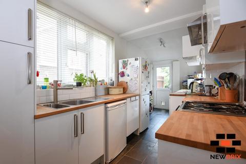 undefined, Cheyne Hill, Surbiton KT5