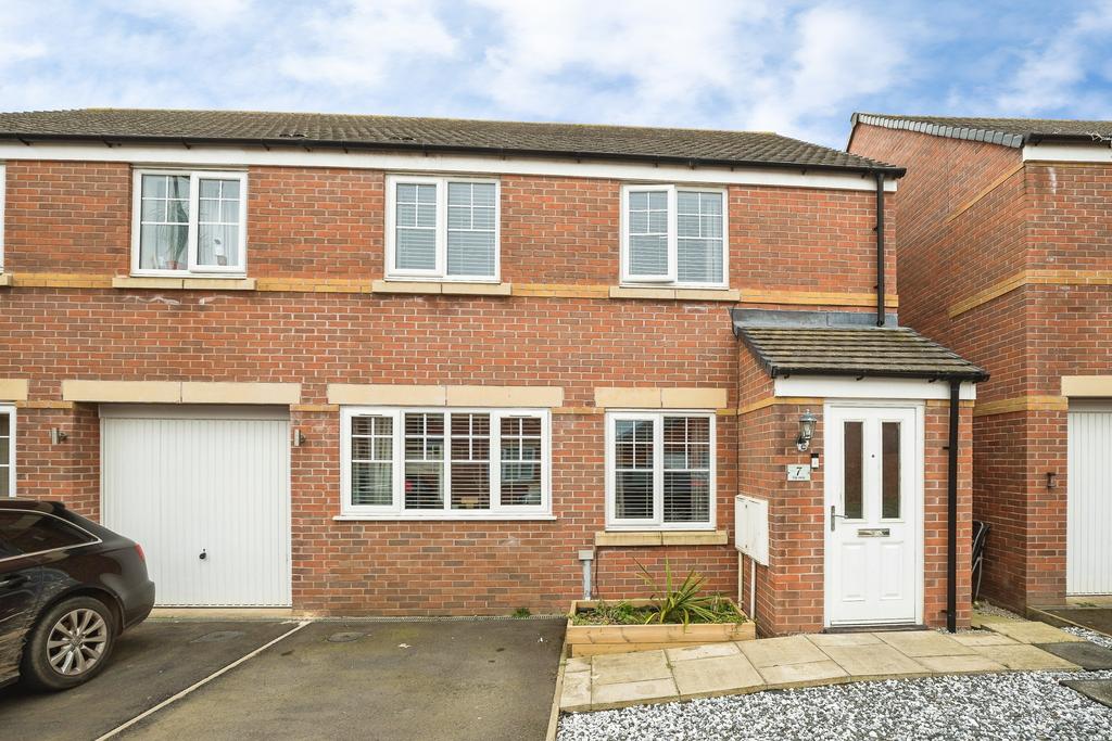 4 bedroom semi-detached house for sale