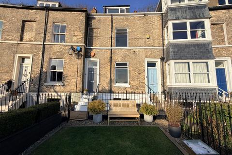 3 bedroom terraced house for sale, Castle Crescent, Scarborough, YO11