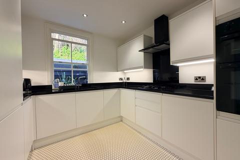 3 bedroom terraced house for sale, Castle Crescent, Scarborough, YO11