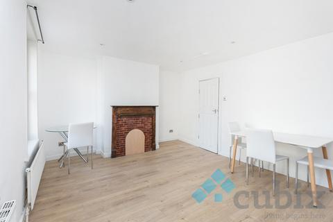 3 bedroom flat to rent, Deptford High Street, London SE8