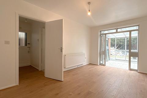 2 bedroom flat to rent, Worsley Bridge Road, London, SE26