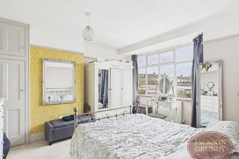 3 bedroom terraced house for sale, The Drive, Phippsville, NN1 4SP