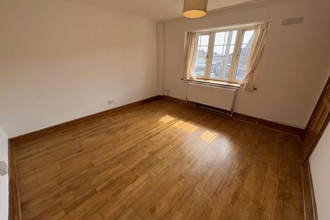 3 bedroom house to rent, Chertsey Rise, Stevenage, SG2