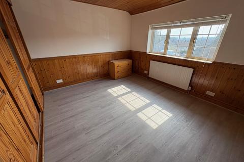 3 bedroom house to rent, Chertsey Rise, Stevenage, SG2
