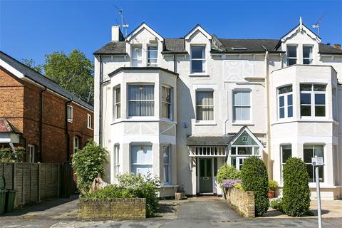 undefined, Glamorgan Road, Hampton Wick