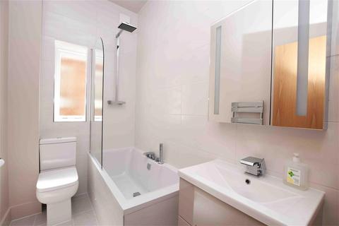 undefined, Glamorgan Road, Hampton Wick