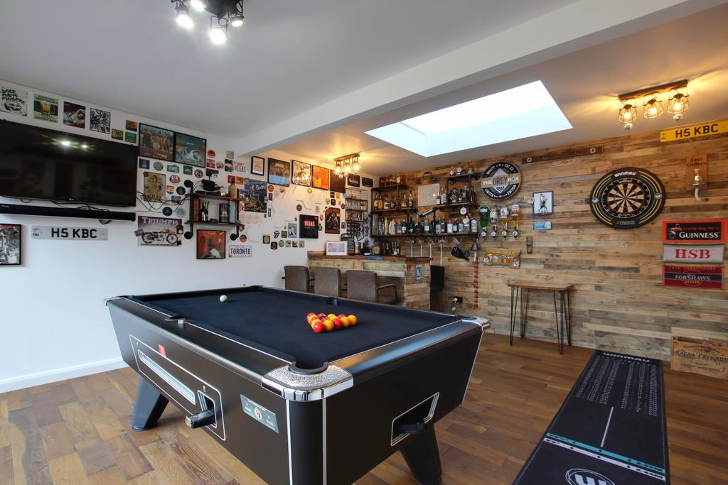 Family/games room