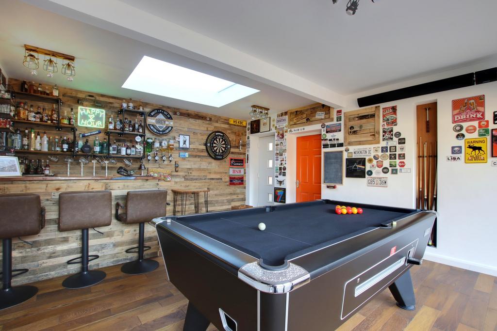 Family/games room