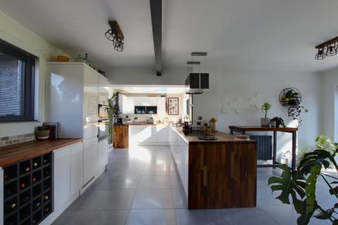 4 bedroom detached house for sale, ST CATHERINES WAY, DOWN END