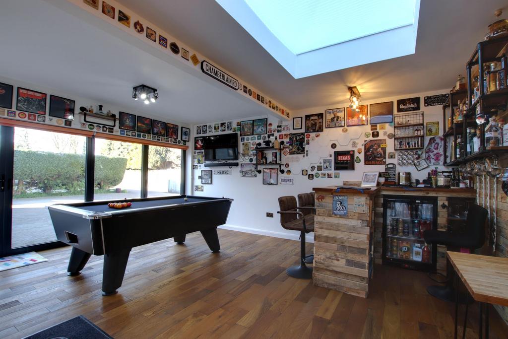 Family/games room