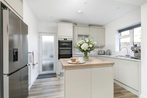 3 bedroom semi-detached house to rent, Battery Hill, Winchester, SO22