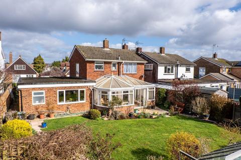 3 bedroom detached house for sale, Warwick gardens, Meopham