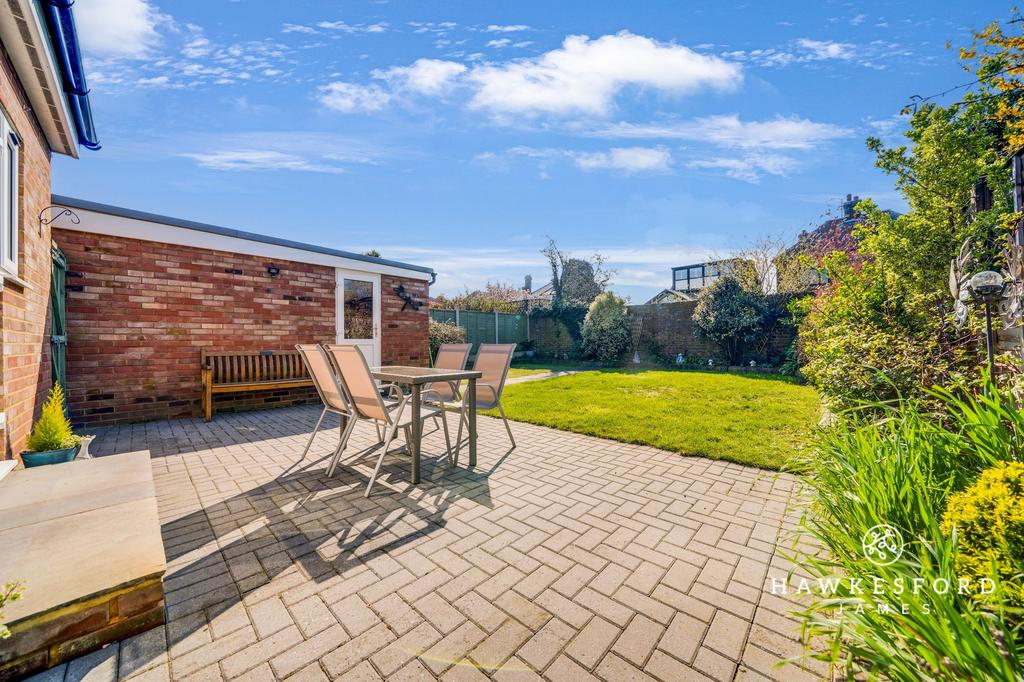 Bourne Grove, Sittingbourne - Garden