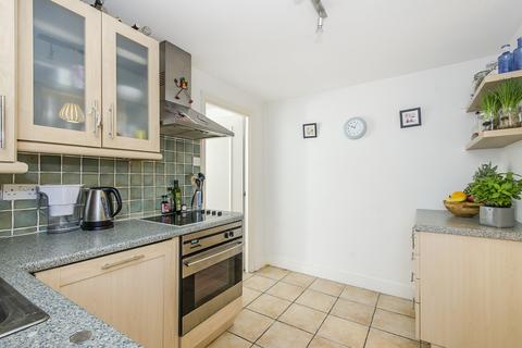 2 bedroom flat for sale, St. Luke's Avenue, London, SW4