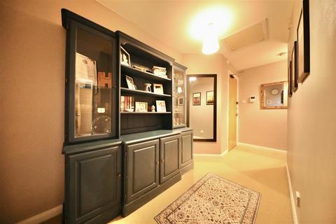 2 bedroom apartment for sale, Lowgate, Hull