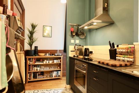 2 bedroom apartment for sale, Lowgate, Hull