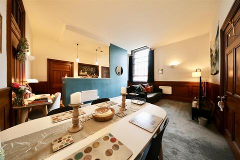 2 bedroom apartment for sale, Lowgate, Hull