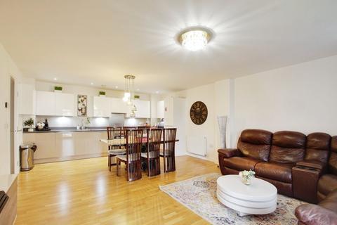 3 bedroom apartment for sale, Regents Lodge, Porters Way, West Drayton UB7