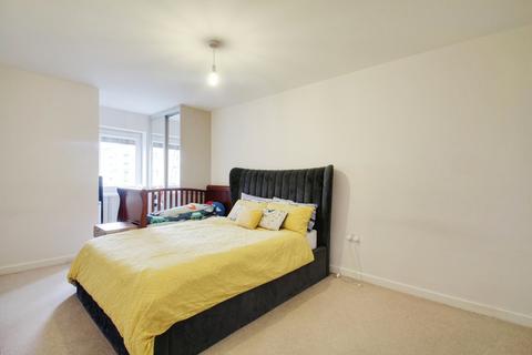 3 bedroom apartment for sale, Regents Lodge, Porters Way, West Drayton UB7