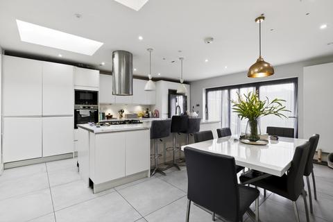 3 bedroom semi-detached house for sale, Field End Road, Ruislip, HA4