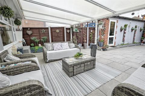 3 bedroom semi-detached house for sale, Martins Drive, Waltham Cross EN8