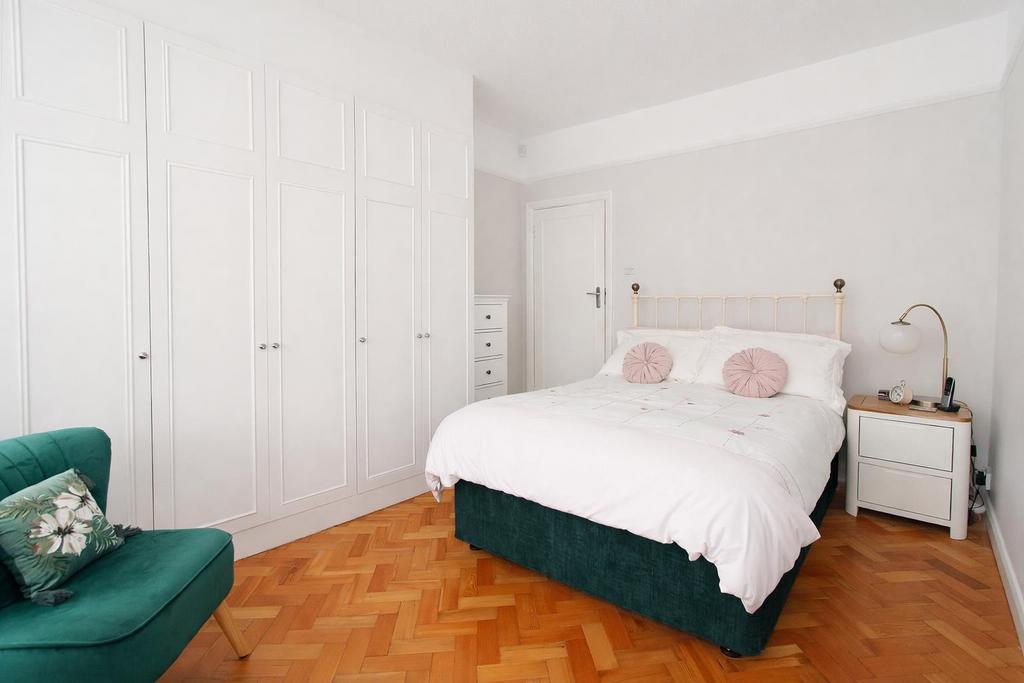 Bed 1b.JPG